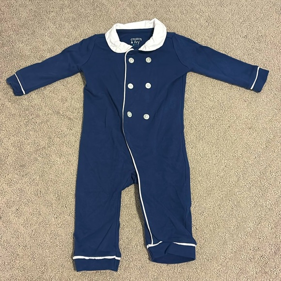 crown & ivy Other - Crown & Ivy baby outfit